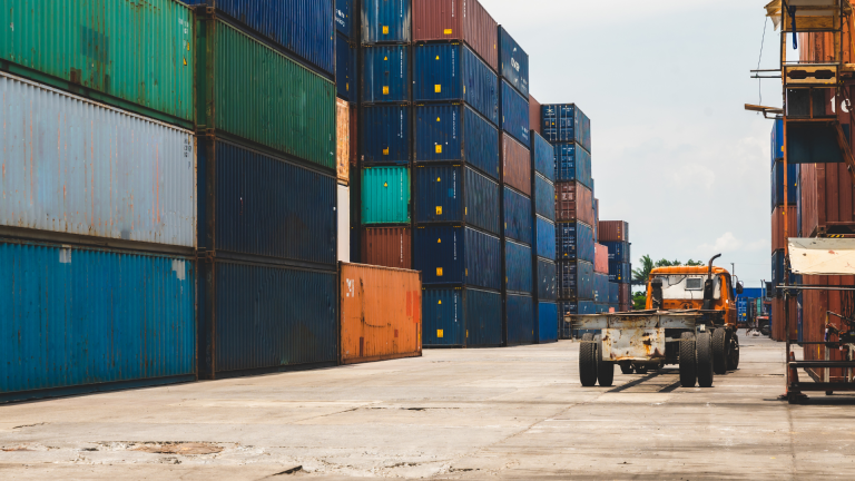 How to Source the Ideal Vehicles for Your Transport Business 